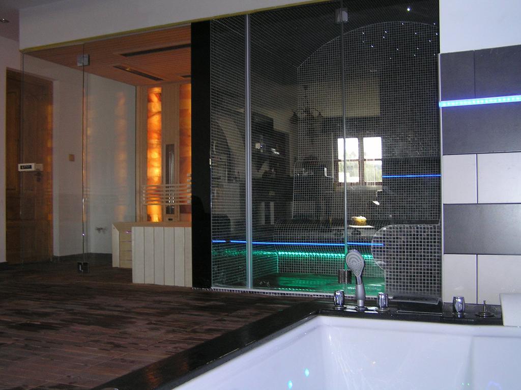 Kovacsszenaja Vendeghaz Villa ภายนอก รูปภาพ