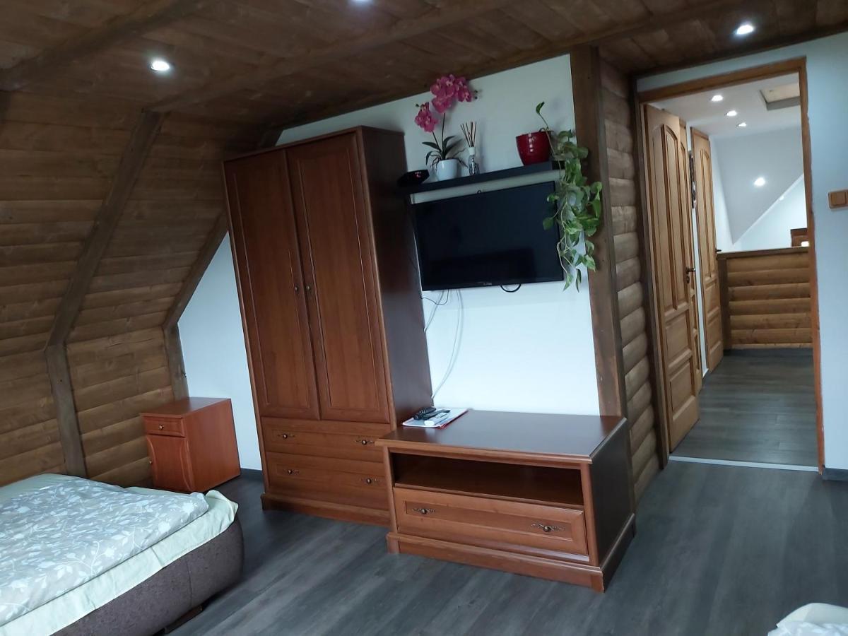 Kovacsszenaja Vendeghaz Villa ภายนอก รูปภาพ