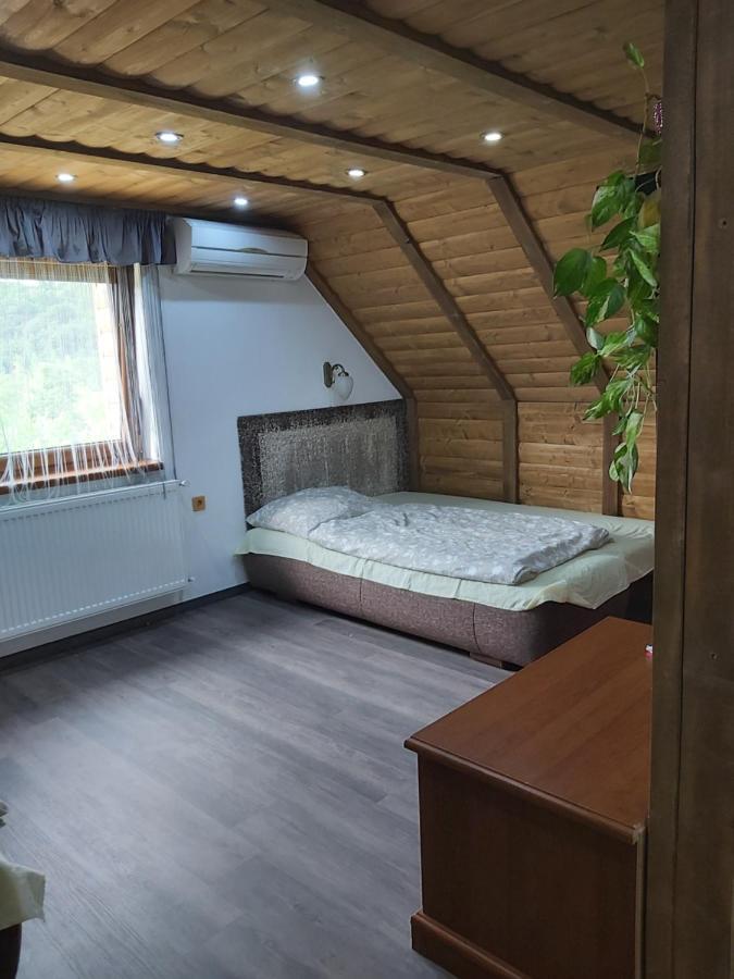 Kovacsszenaja Vendeghaz Villa ภายนอก รูปภาพ