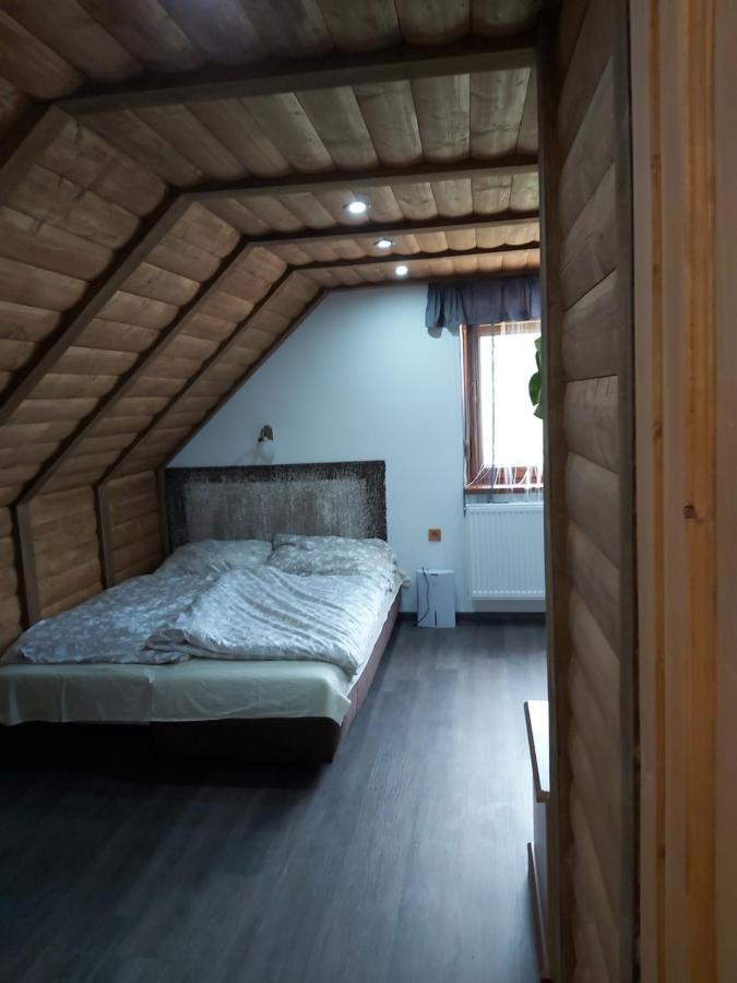 Kovacsszenaja Vendeghaz Villa ภายนอก รูปภาพ
