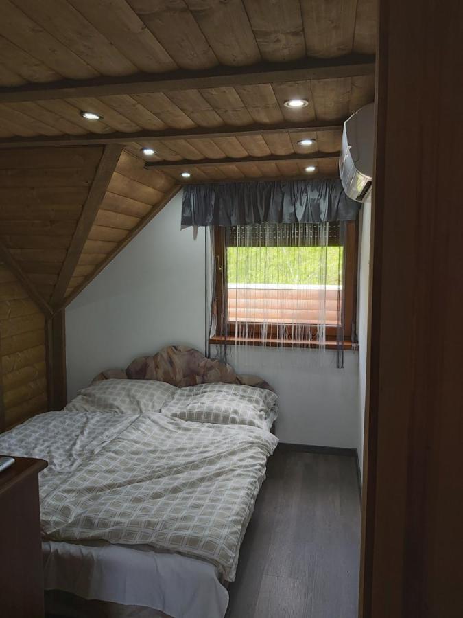 Kovacsszenaja Vendeghaz Villa ภายนอก รูปภาพ